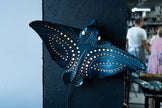 Applique murale en céramique Raie aigle – Lampe artisanale inspirée de l'océan