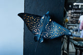 Applique murale en céramique Raie aigle – Lampe artisanale inspirée de l'océan