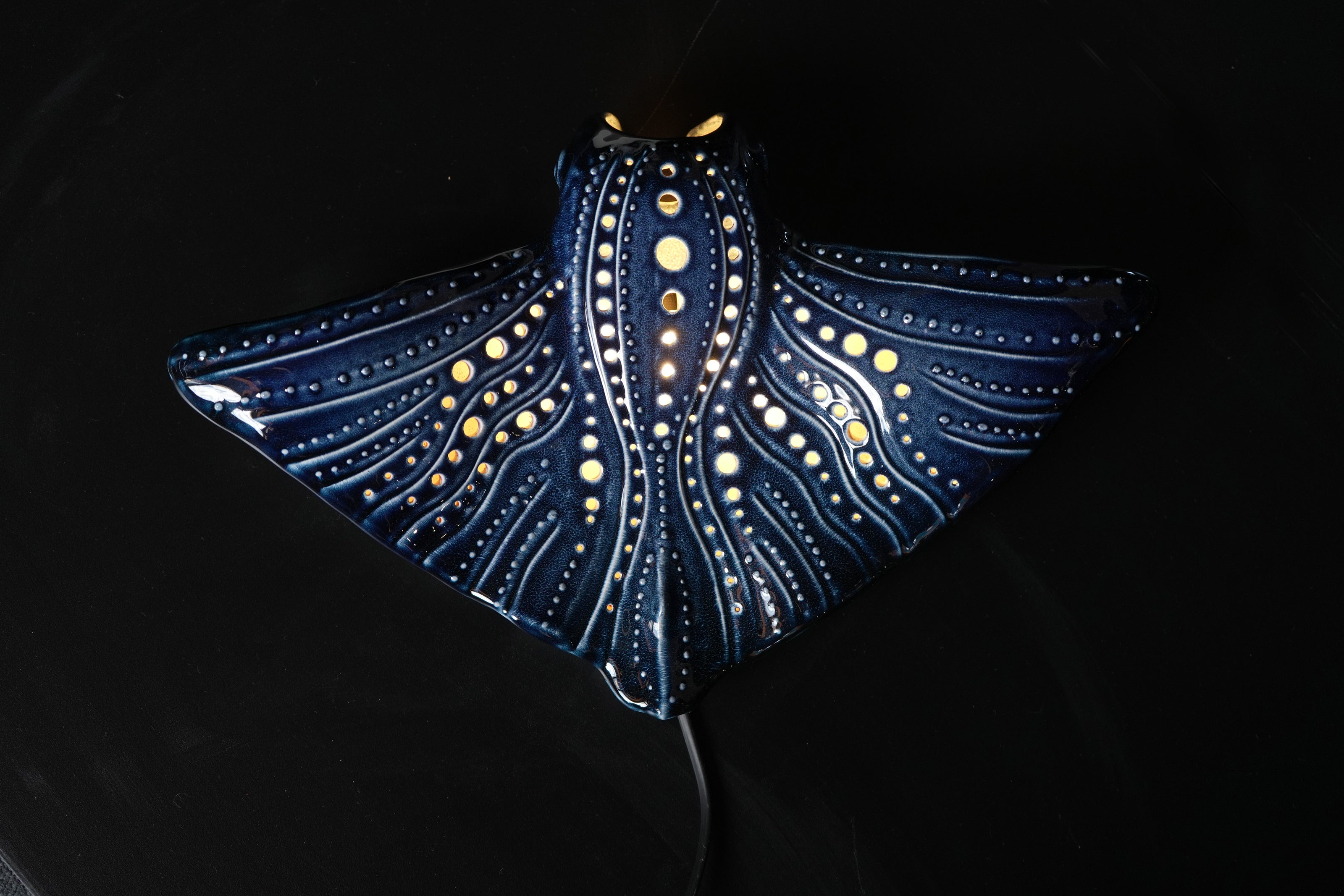 Manta Ray Ceramic Wall Lamp | Handmade Ocean-Inspired Ceramic Sconce