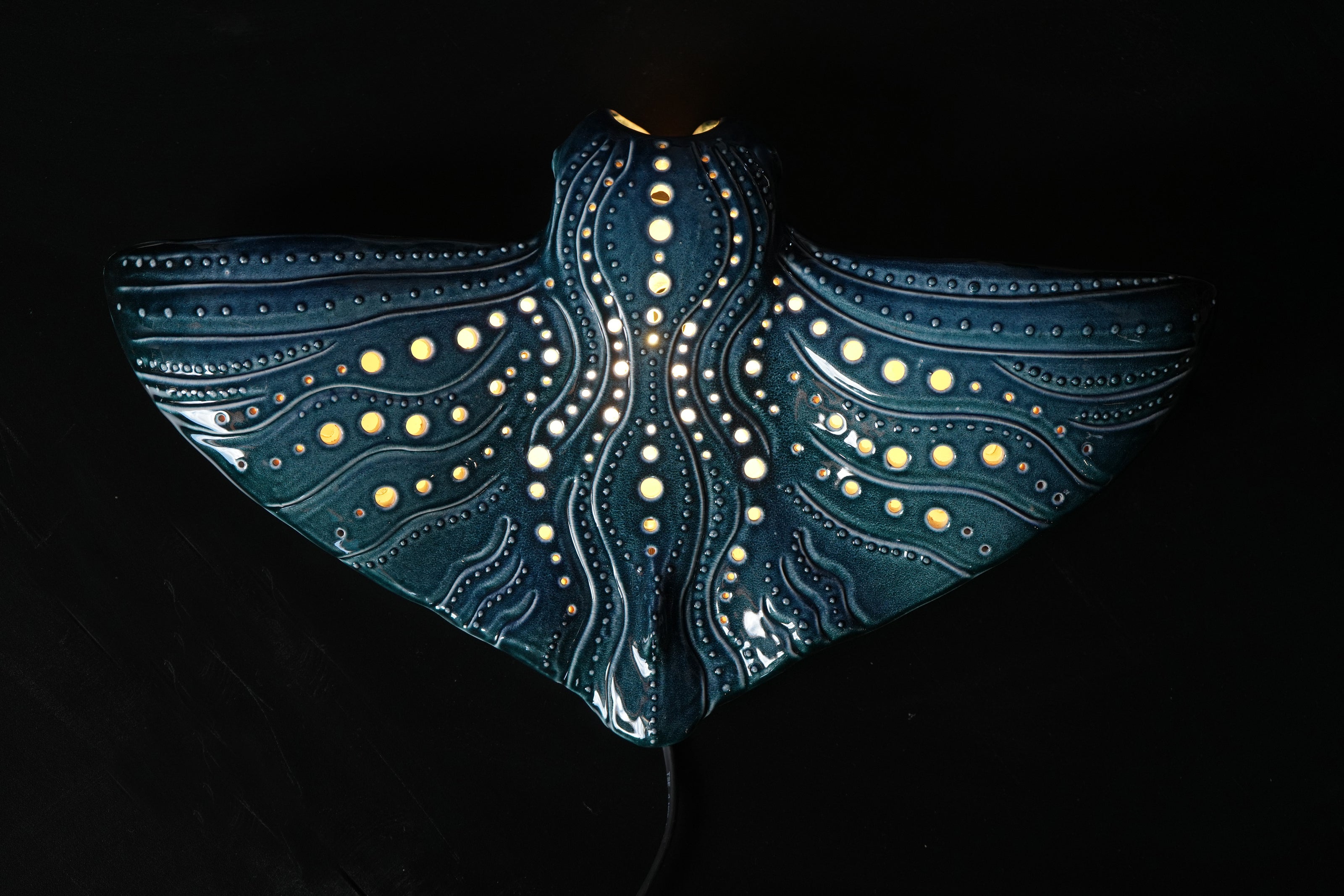 Manta Ray Ceramic Wall Lamp | Handmade Ocean-Inspired Ceramic Sconce